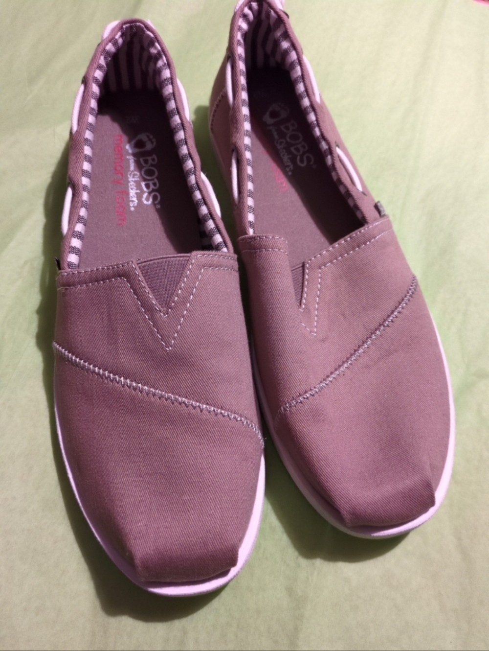 Bobs by skechers slip on shoes size 9